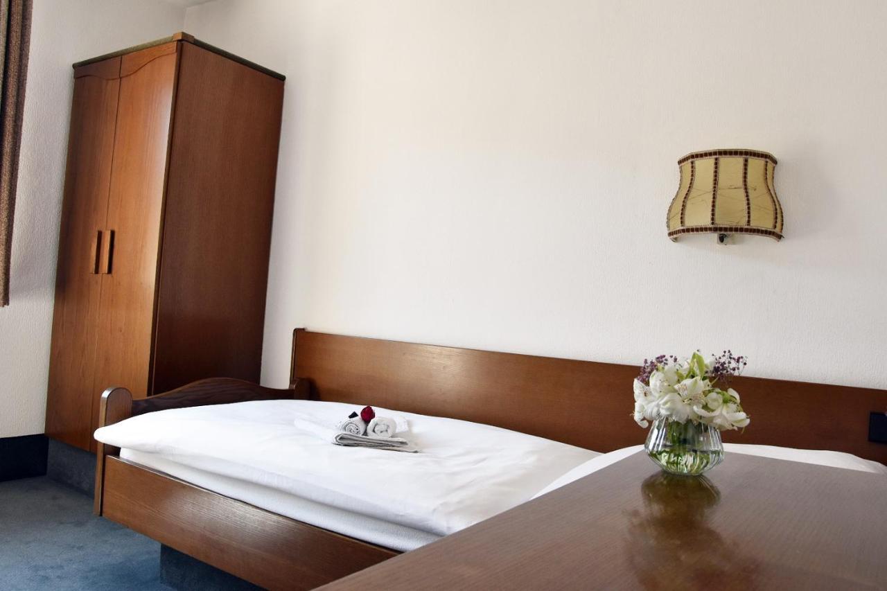 Hotel Goldene Rose Ebersbach an der Fils ภายนอก รูปภาพ