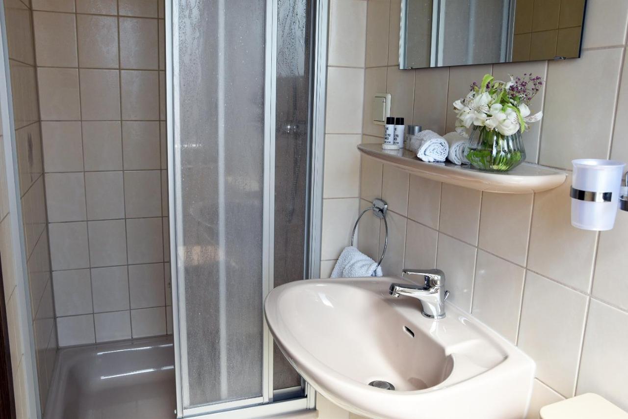 Hotel Goldene Rose Ebersbach an der Fils ภายนอก รูปภาพ