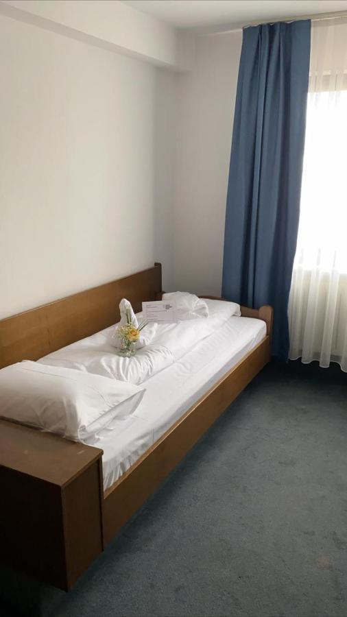 Hotel Goldene Rose Ebersbach an der Fils ภายนอก รูปภาพ