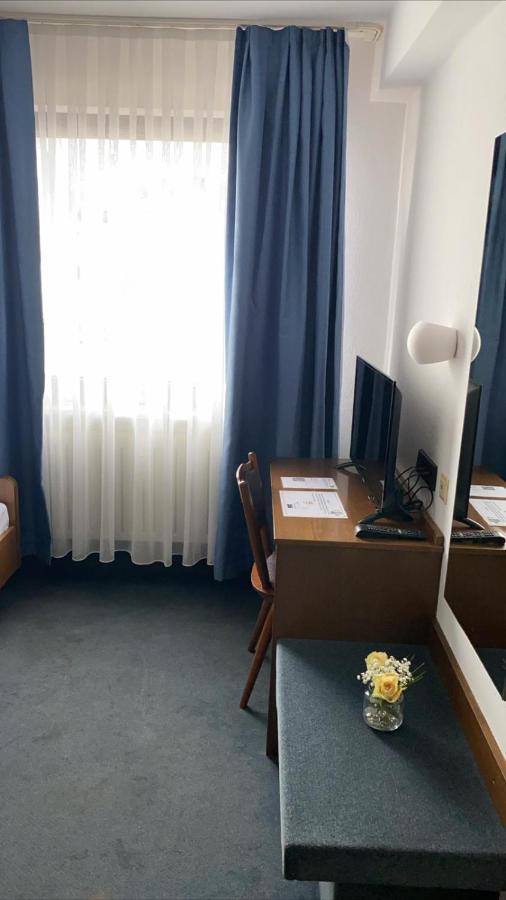 Hotel Goldene Rose Ebersbach an der Fils ภายนอก รูปภาพ